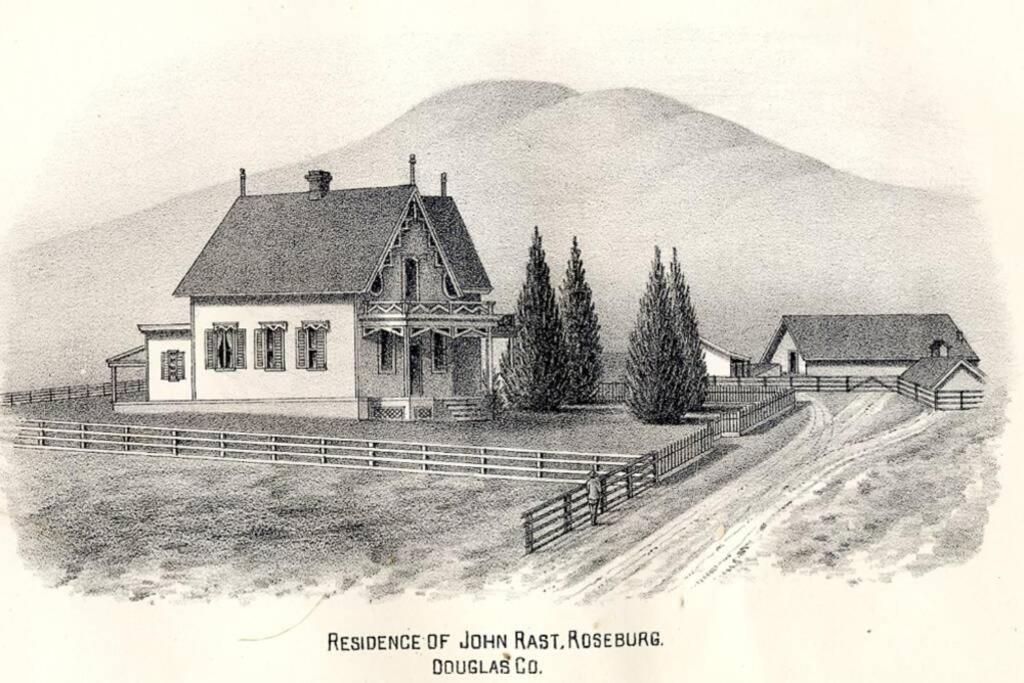 Historical John Rast House Circa 1875 Guest house *