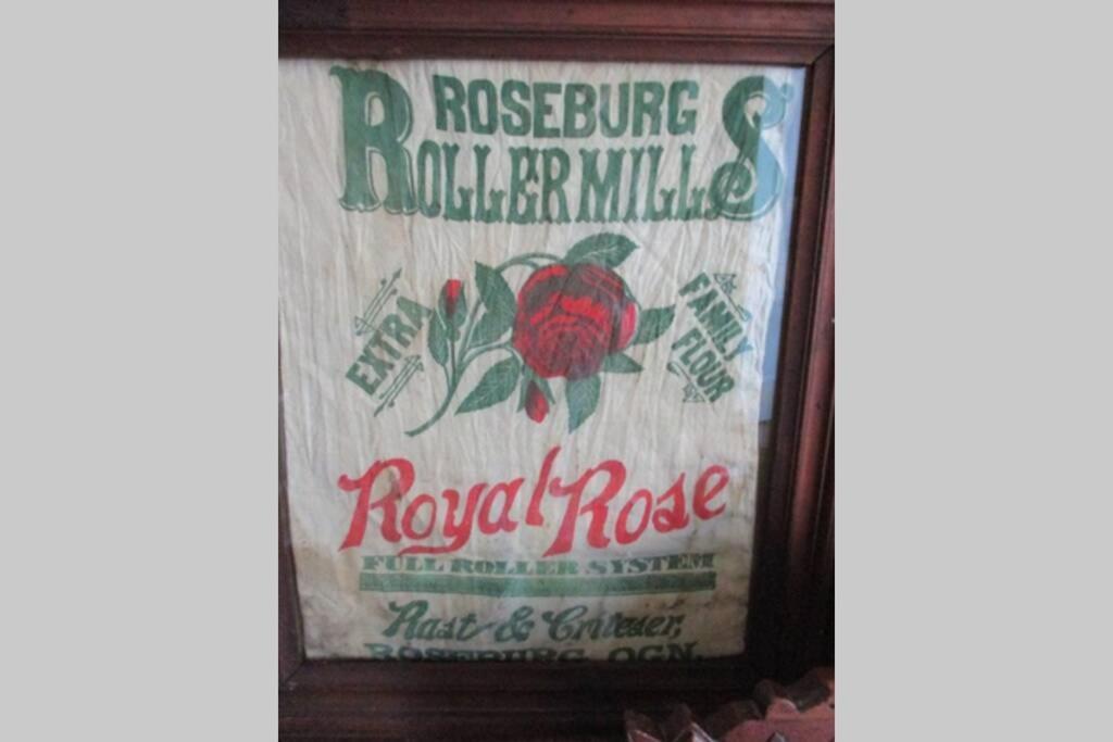 Guest house Historical John Rast House Circa 1875 Roseburg