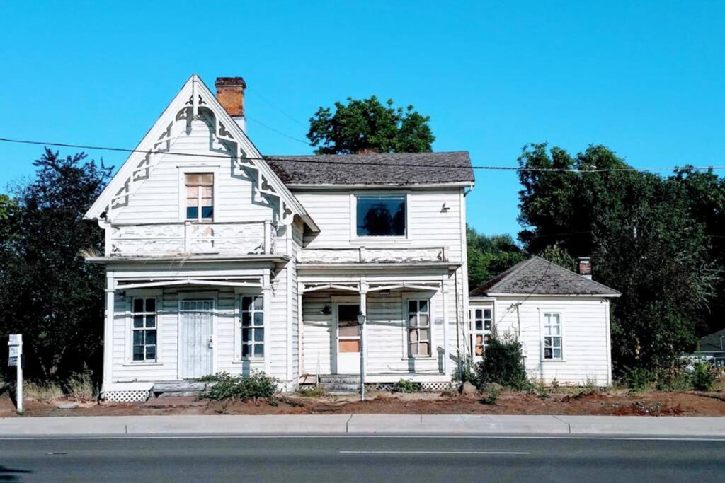 Guest house Historical John Rast House Circa 1875 *