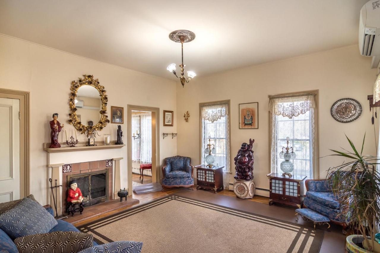 Historical John Rast House Circa 1875 Guest house *