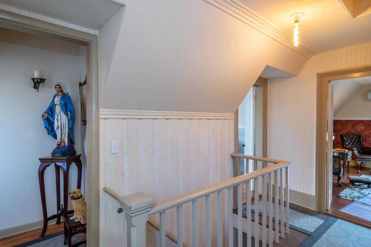 Historical John Rast House Circa 1875 Guest house *