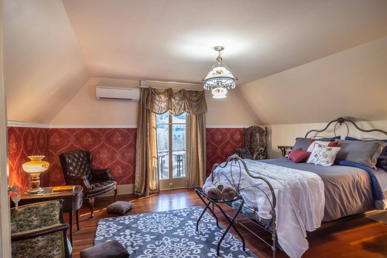 Historical John Rast House Circa 1875 Guest house *