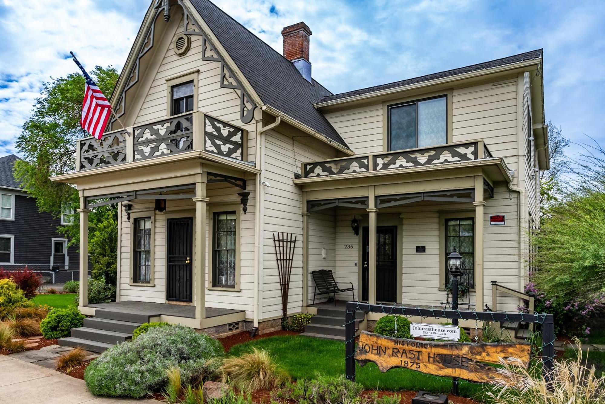 Historical John Rast House Circa 1875 Guest house